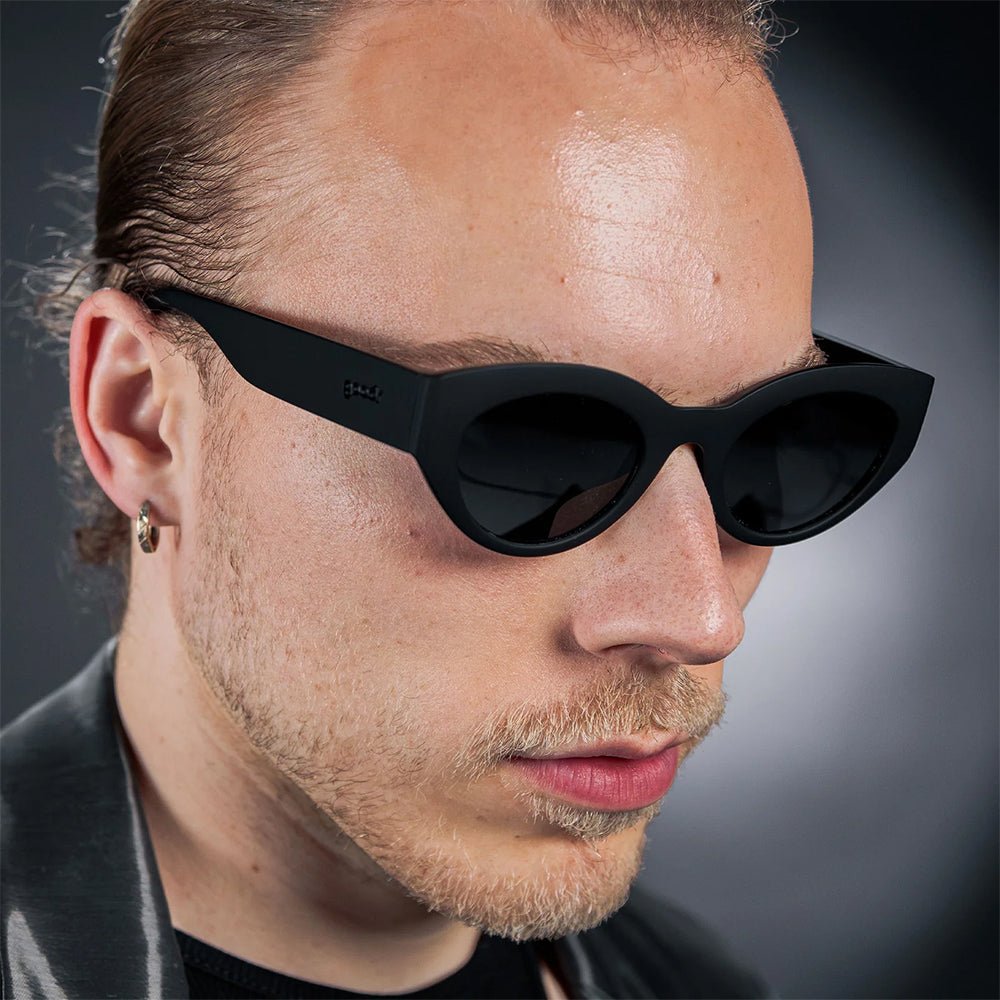 Óculos de Sol Gatinho Preto Polarizado com Proteção UV400 - In My Cosmic Era