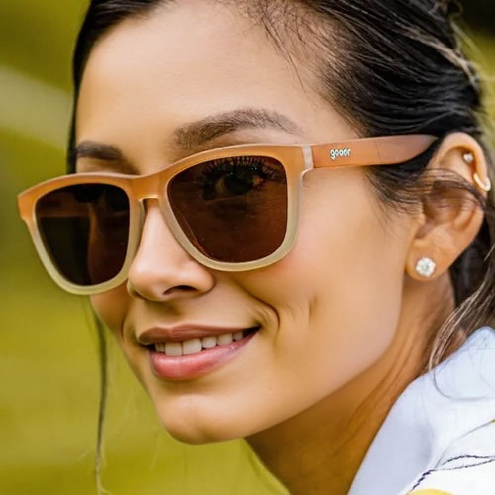 Óculos de Sol Polarizado Quadrado com Armação em Mistura de Cores Marrom, Bege e Branco Lente Marrom Escuro - Three Parts Tee