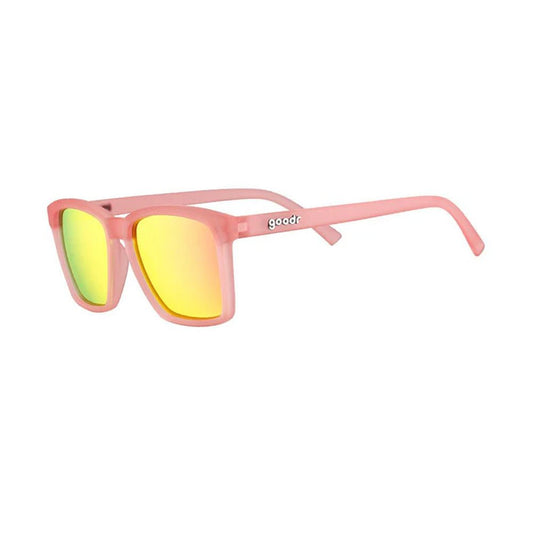 Óculos de sol rosa unissex com armação quadrada para rosto pequeno e lente rosa espelhada, polarizada com proteção UV400. O acessório é leve, confortável e não escorrega ou pula no rosto ao realizar esportes.