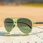 Óculos de sol Goodr Brasil modelo aviador verde com lentes polarizadas e armação leve de propionato