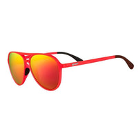 Óculos de sol Goodr Brasil aviador vermelho com lentes rosas espelhadas polarizadas e design esportivo leve.