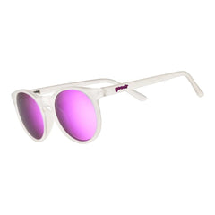Óculos de sol Goodr Brasil redondo com armação transparente e lentes espelhadas roxas, ideal para corrida.