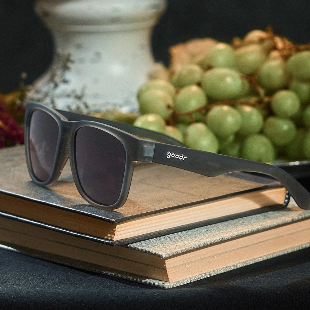 Óculos de sol Goodr Brasil modelo BFG Always the Main Event com armação e lentes cinzas polarizadas.