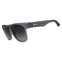 Óculos de sol Goodr Brasil Always the Main Event com armação cinza e lentes polarizadas, design esportivo BFG grande.