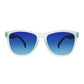 Óculos de sol Goodr Brasil modelo These Shades Are Still Trash com armação azul claro e lentes azuis polarizadas.