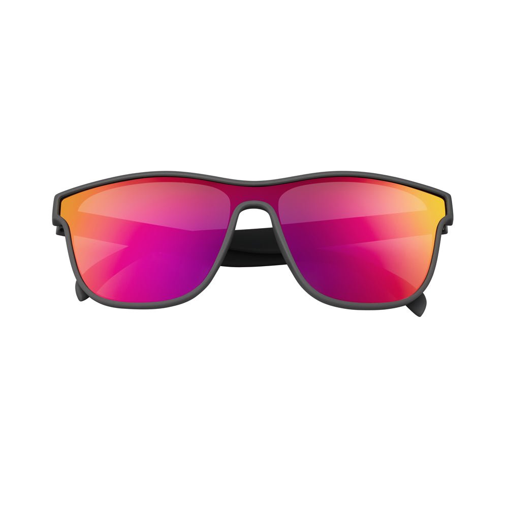 Óculos de sol cinza unissex com armação quadrada e lente única rosa espelhada, polarizada com proteção UV400. O acessório é leve, confortável e não escorrega ou pula no rosto ao realizar esportes.